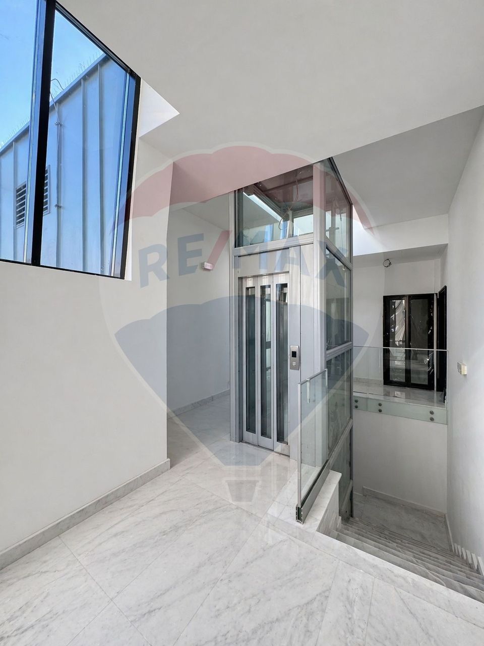 Premium office space / showroom - 573 sqm | Parking | Calea Victoriei