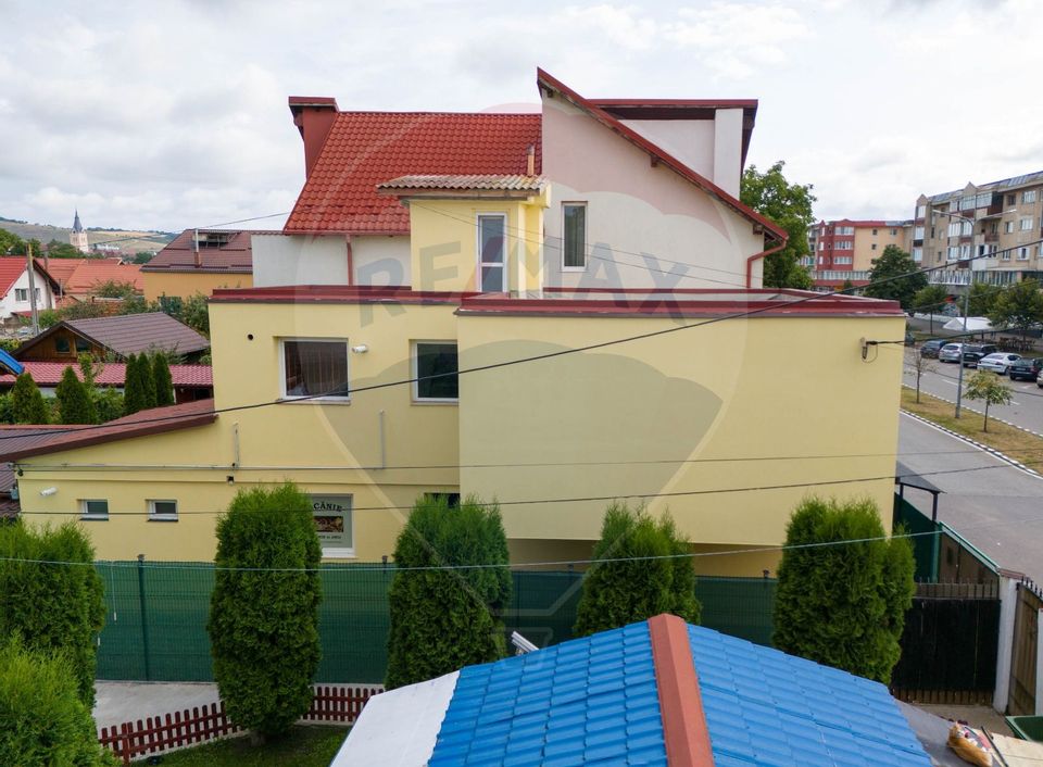 8 room House / Villa for sale, Central area