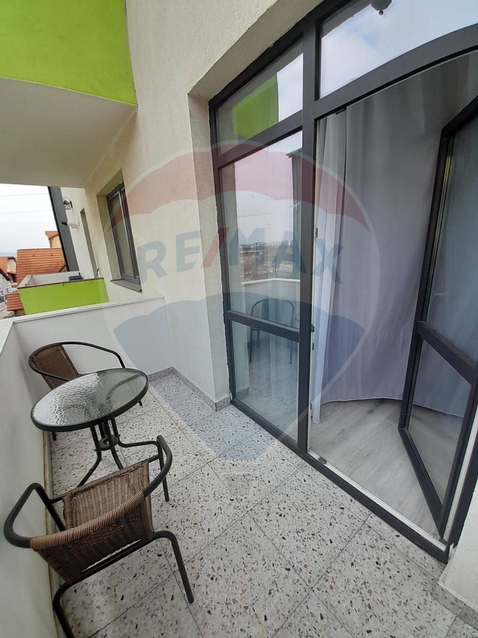 Apartament cu 3 camere de închiriat în zona Vest