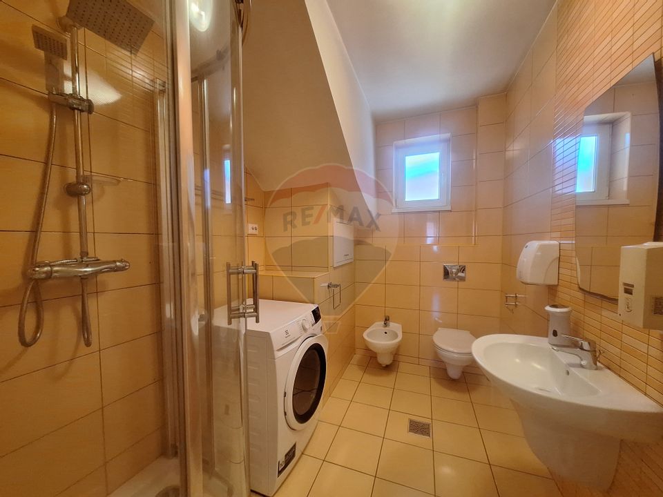 Vilă moderna cu gradina frumoasa, in zona Trei Stejari