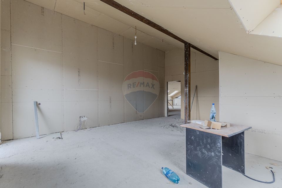 Cladire de 902 mp utili de vânzare, zona Grivitei - DN 13, COMISION 0