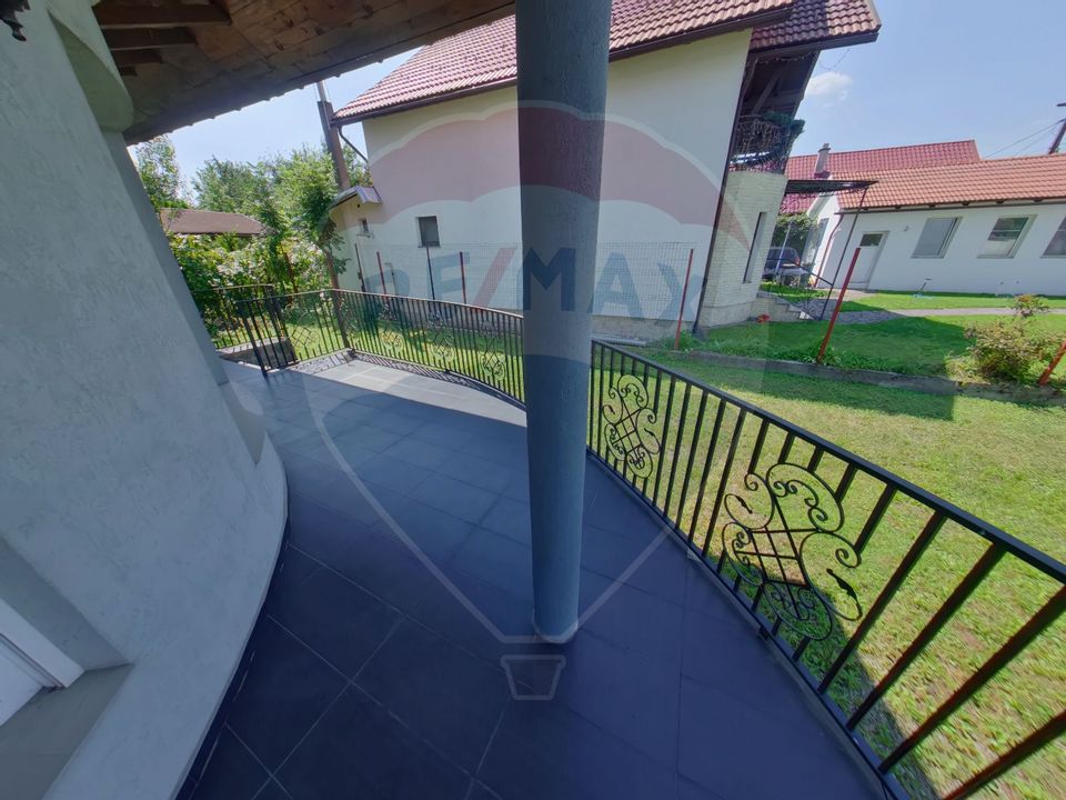 Casă / Vilă cu 5 camere de închiriat în zona Nord