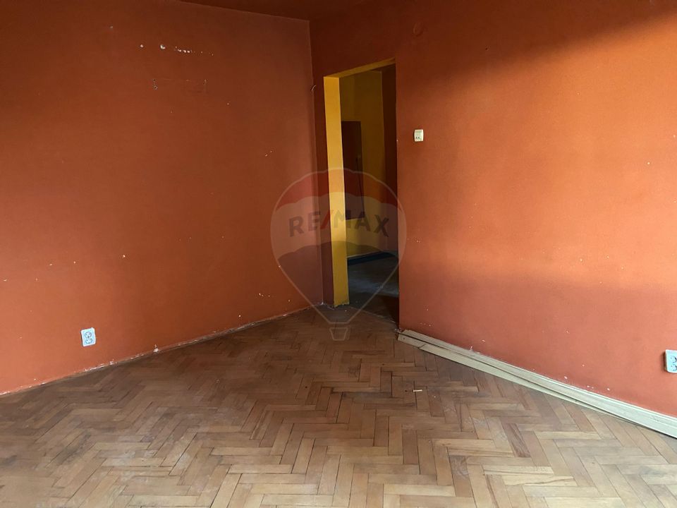 Apartament cu 3 camere de vânzare în zona 1 Decembrie 1918