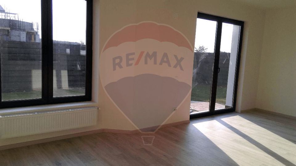 4 room House / Villa for sale