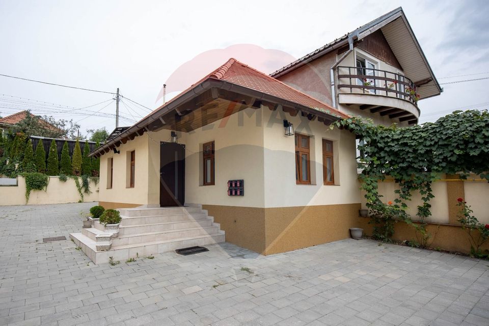 8 room House / Villa for sale, Baciu area