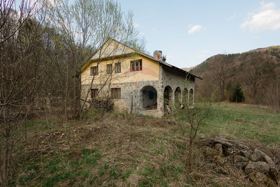 Casa si teren intravilan Tarcau