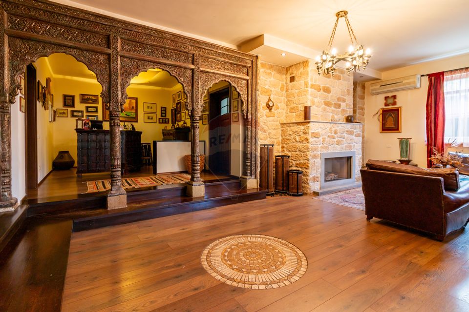 8 room House / Villa for sale