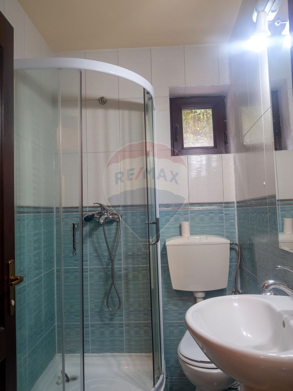 Casă / Vila cu 6 camere de vânzare în Predeal