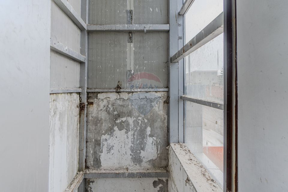 Cladire de 902 mp utili de vânzare, zona Grivitei - DN 13, COMISION 0