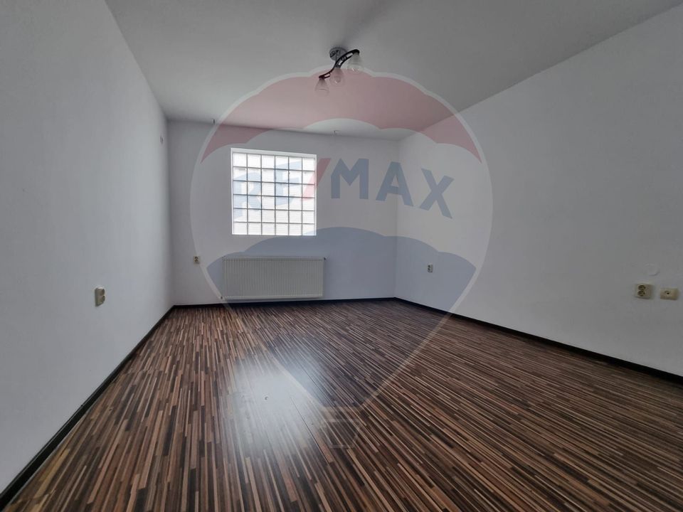 Spațiu comercial de 329 mp de închiriat în zona Casa de Cultura