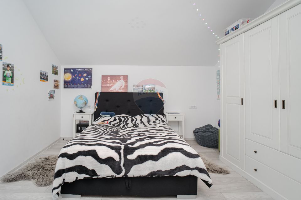 4 room House / Villa for sale