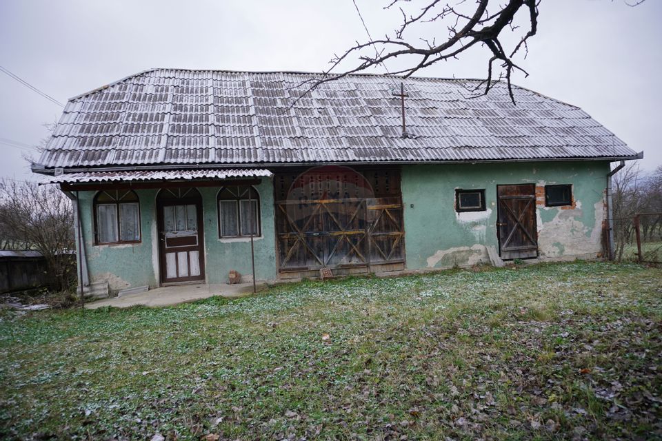 Casă  cu 3 camere de vânzare în satul Hoteni