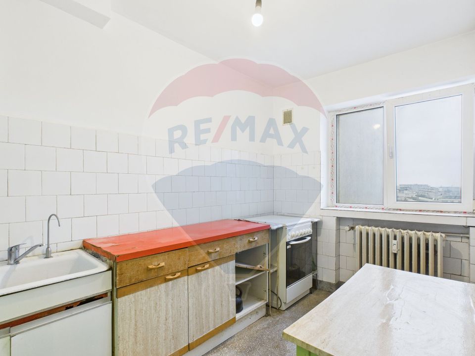 Apartament cu 3 camere în zona – 1 Mai / Domenii