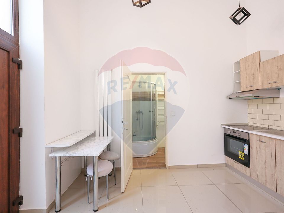 Apartament ultracentral în Oradea cu 4 camere și mezanin, de vânzare