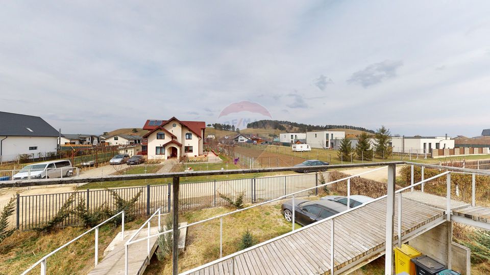 70sq.m Commercial Space for rent