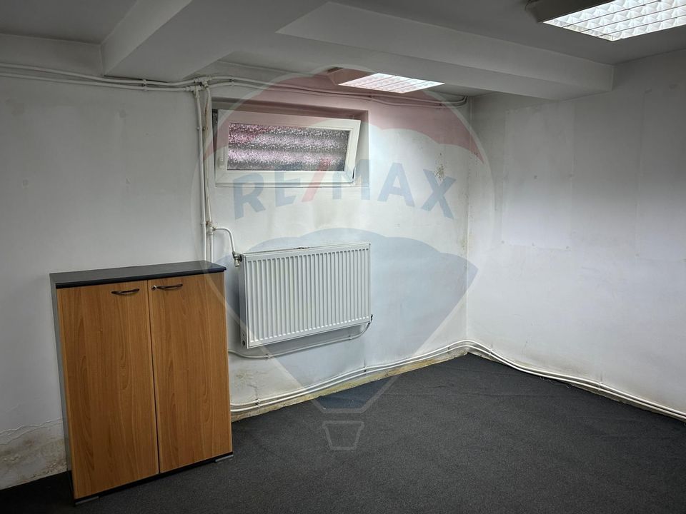 Spațiu la demisol - DE ÎNCHIRIAT