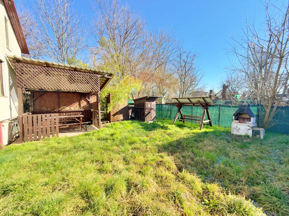 Cabană cu 2 camere de vânzare în zona 3 Insule