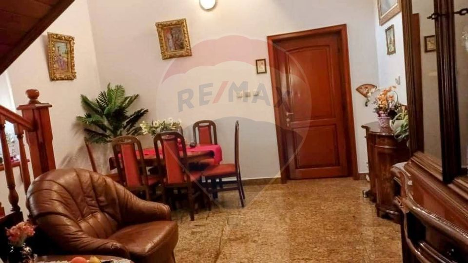 7 room House / Villa for sale, Functionarilor area