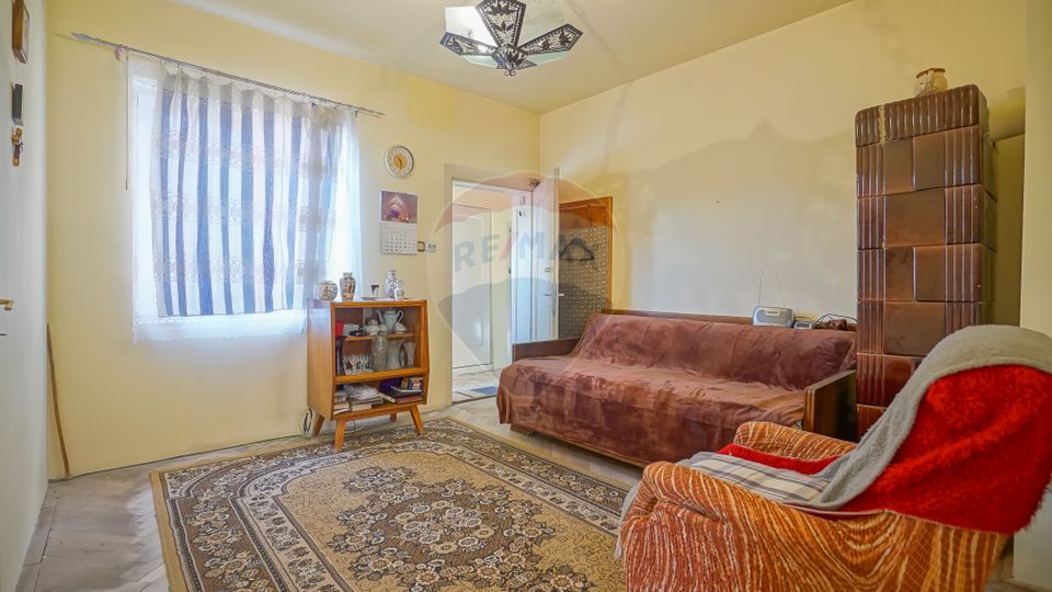 Apartament in vila, de vanzare, în zona Aurel Vlaicu