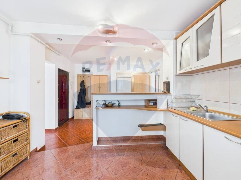 De vanzare Apartament cu 3 camere mobilat utilat în zona Baneasa