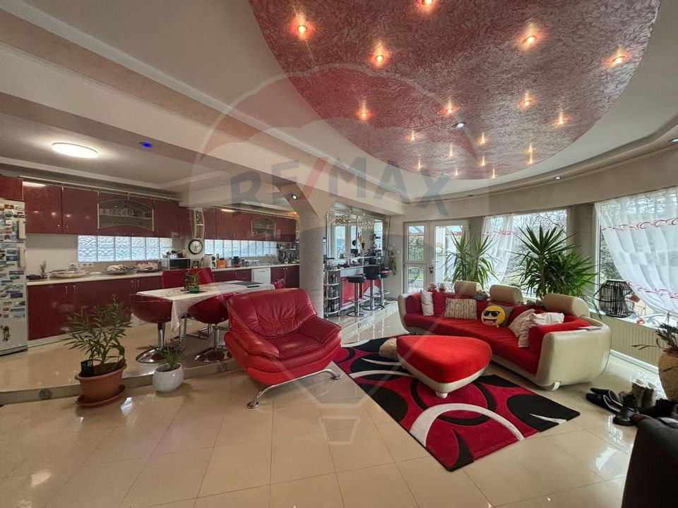 9 room House / Villa for sale, Central area