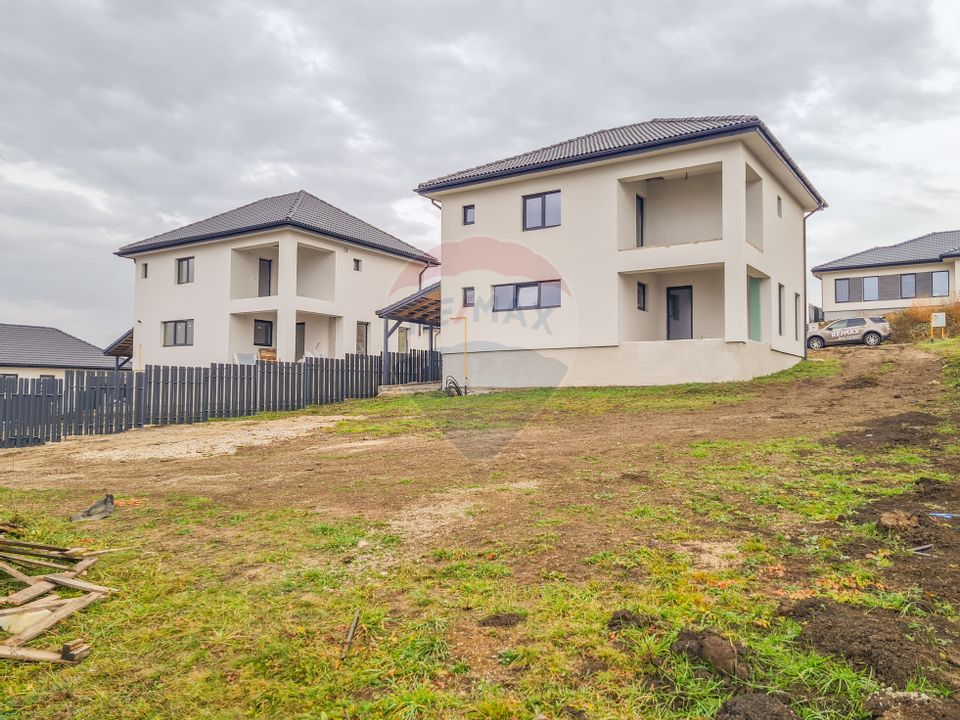 4 room House / Villa for sale