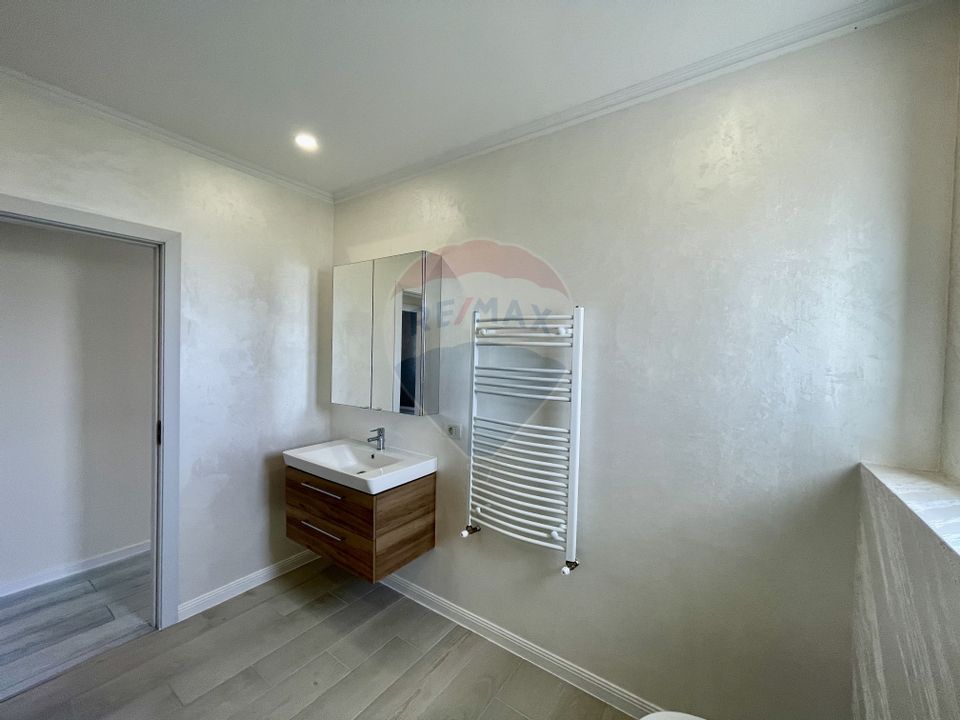 Casă / Vilă cu 3 camere de vânzare în zona Vest