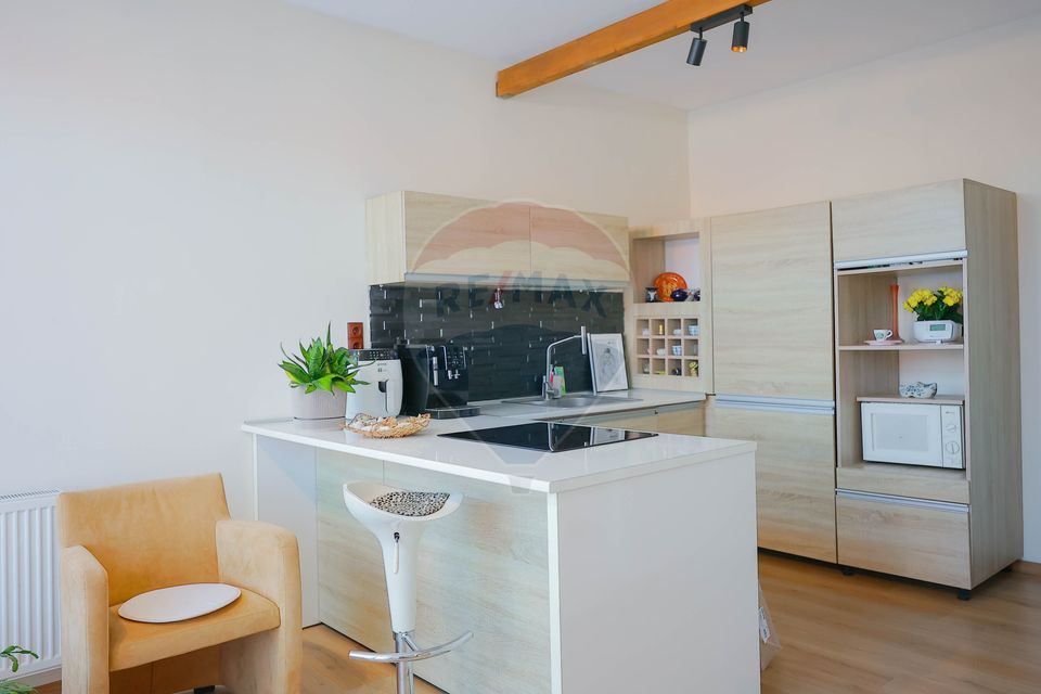 Casă cu 5 camere de vânzare în zona Episcopia Bihorului