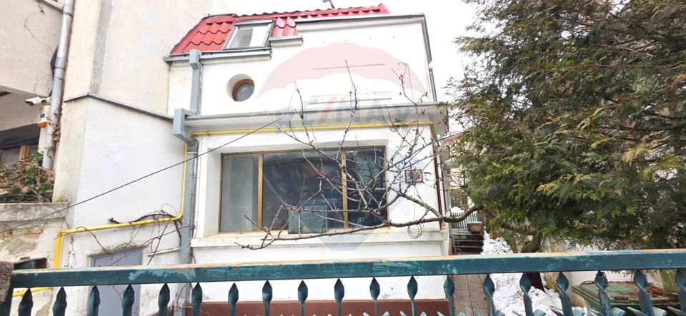 5 room House / Villa for sale, Grivita area