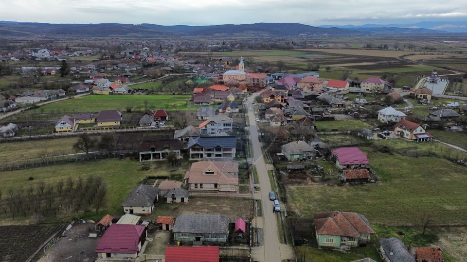 Constructie de caramida cu 3 camere de vânzare in centrul com. Salsig