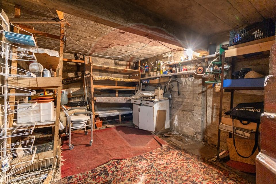 Casă "insiruita" 3 camere D+P+1+ pod/  str Forjei  - Brasov