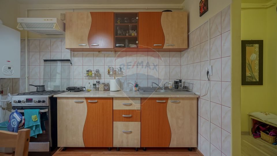 Apartament două camere decomandat la intrare în Răcădău!