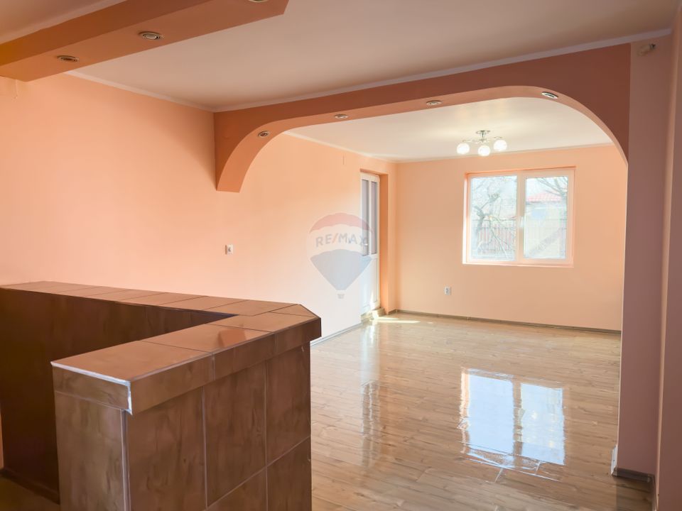 8 room House / Villa for sale, Central area