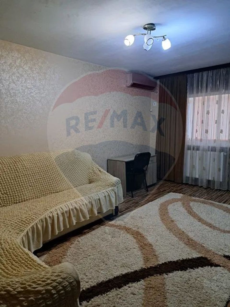 De Închiriat Apartament 3 Camere