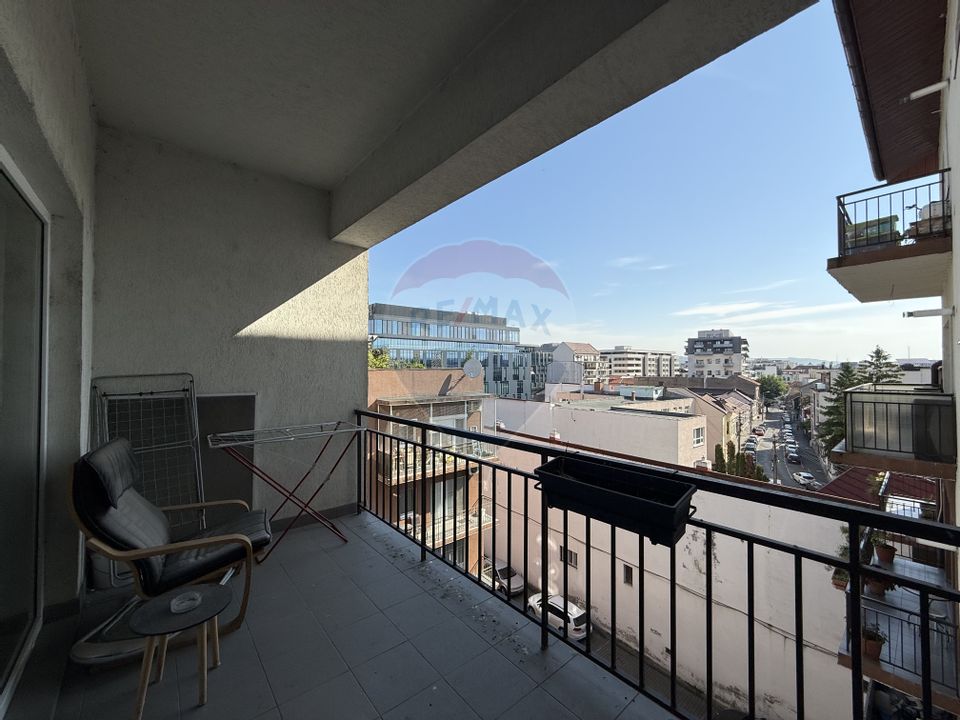 Apartament cu 2 camere de închiriat| zona străzii Ploiești| Parcare
