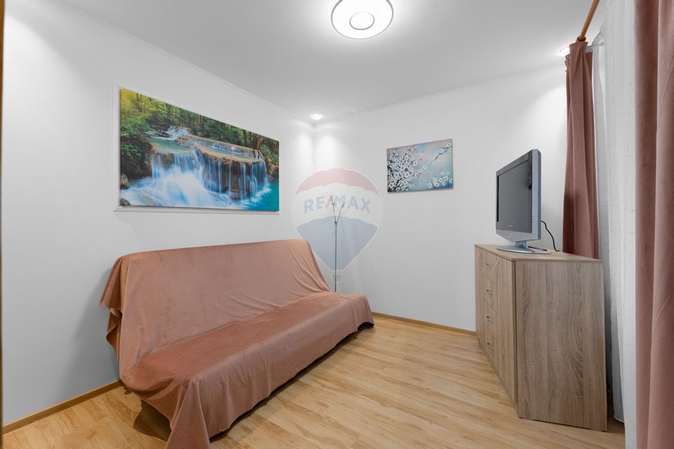 Apartament la casa cu 3 camere intr-o zona centrala