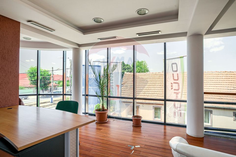 Clădire de birouri Micalaca pe principală, vad si vizibilitate sporită