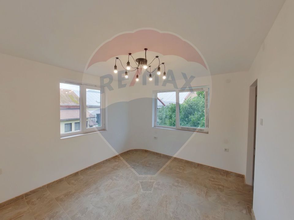 Casă / Vilă cu 3 camere de vânzare în zona Central