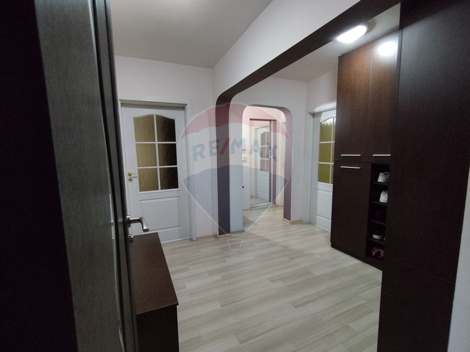 4 room Apartment for sale, Narcisa area