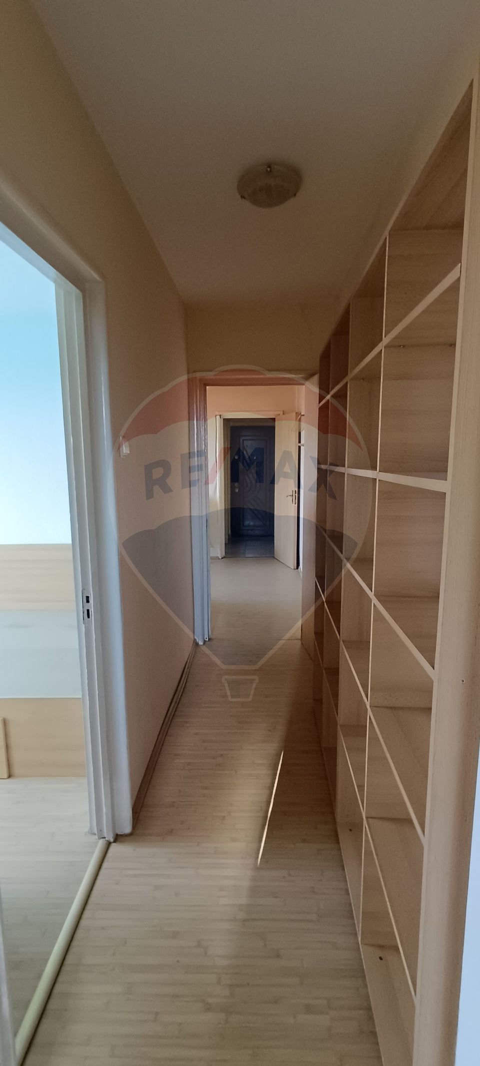 Apartament 4 camere metrou Romancierilor