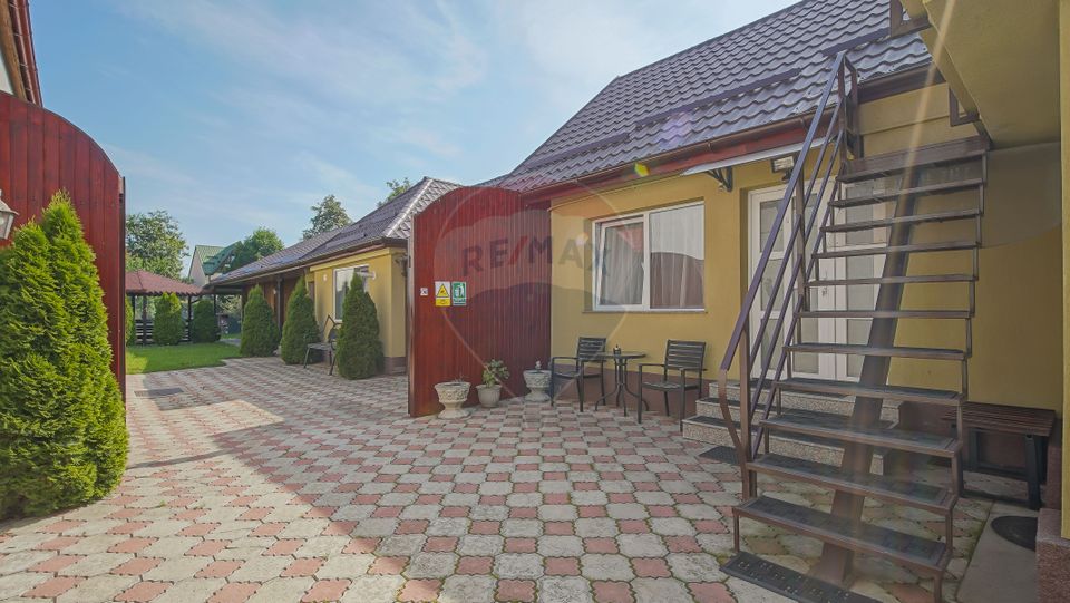 8 room House / Villa for sale, Aurel Vlaicu area
