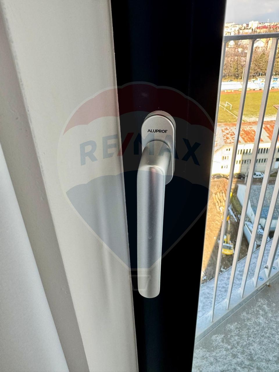 Apartament cu 3 camere de vânzare în zona Central