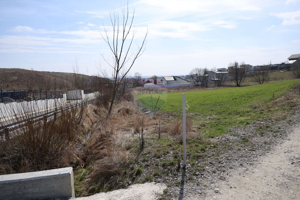 Teren 3,500mp Moara / Strada Pprincipala