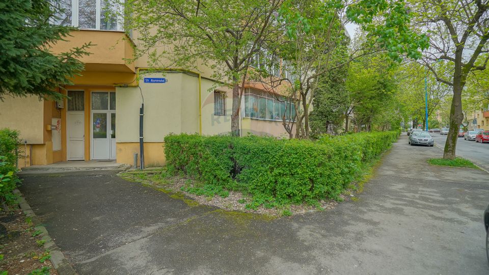 REZERVAT ! Apartament cu 2 camere de vânzare în zona Tractorul