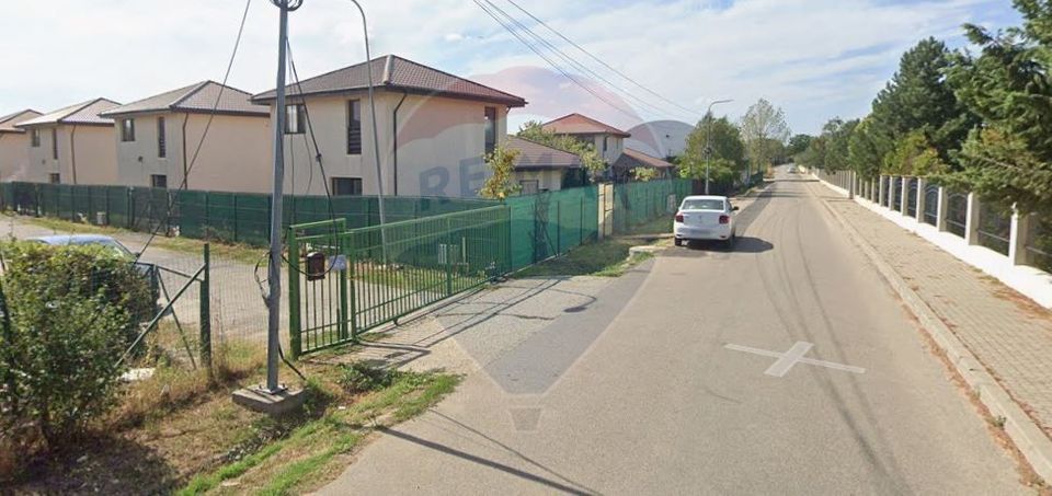 Casa cu 4 camere de vanzare in Crevedia acces privat