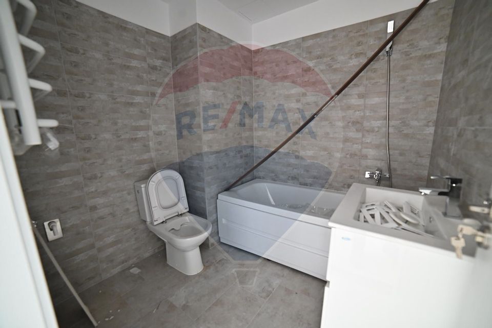 4 room Apartment for rent, Policlinica area