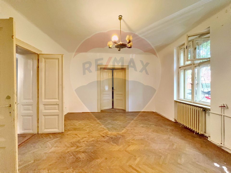 Casă / Vilă cu 6 camere de vânzare în zona Elisabetin