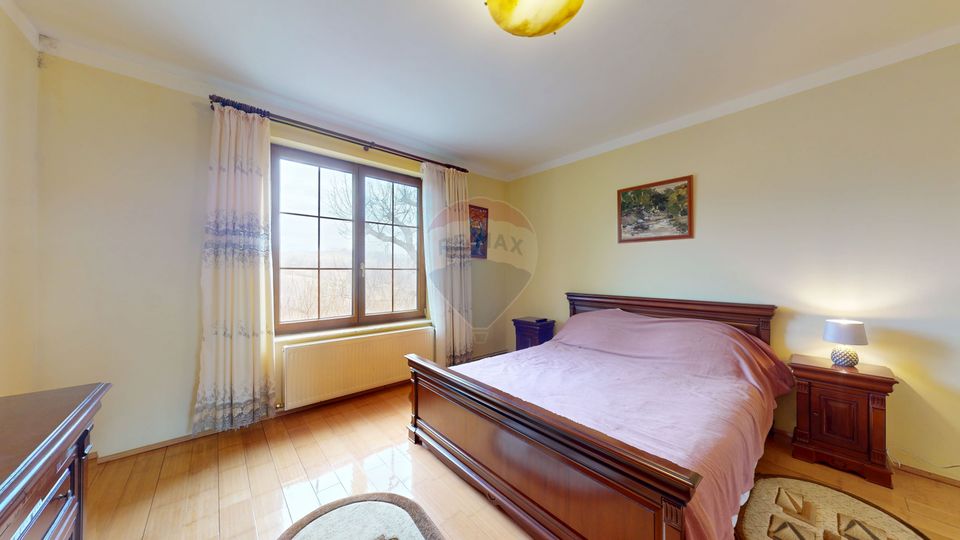 Casă de vânzare Bran Sohodol teren  intravilan 10.331 mp două locuințe