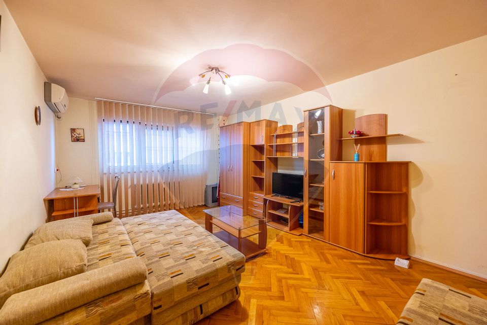 Apartament 2 camere etaj 1, zona Central/Praporgescu , centrala gaz.