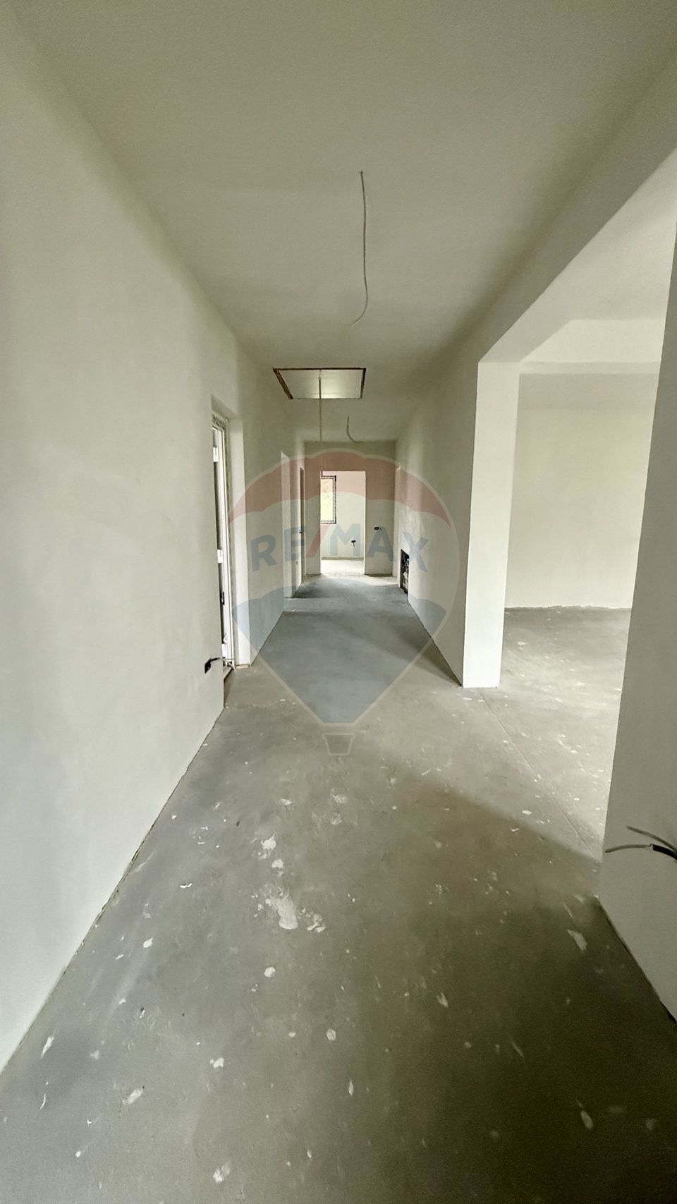 6 room House / Villa for sale, Est area